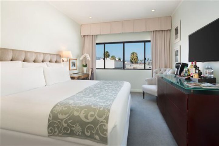 Luxe Rodeo Drive Hotel