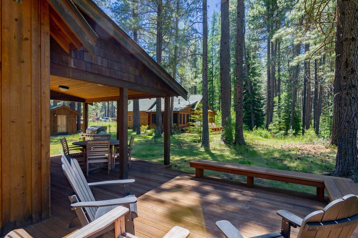 Lake Creek Lodge