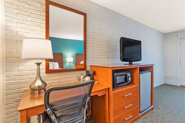 Room 19 of 25