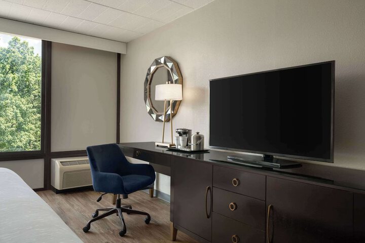 Room 12 of 20