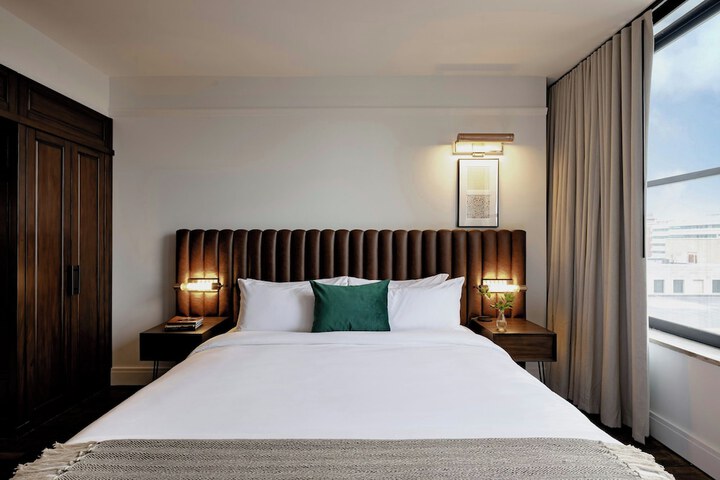 Surety Hotel Autograph Collection