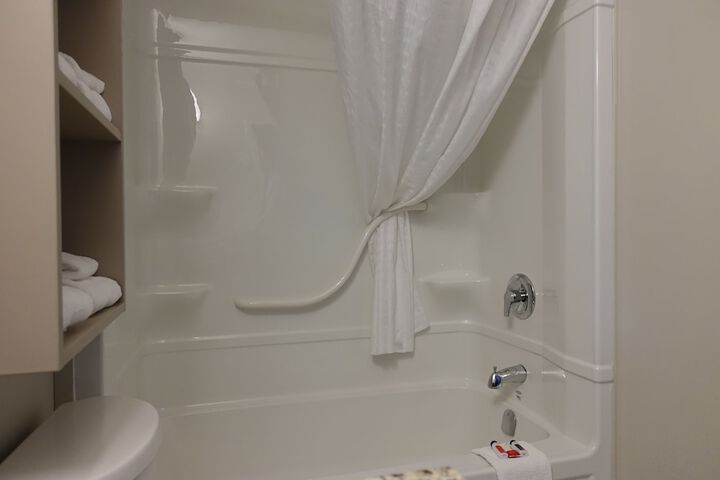 Room 34 of 42