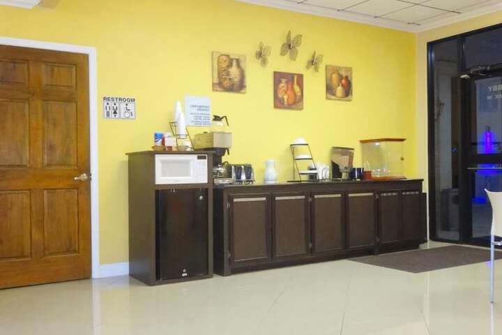 Winnie Inn Suites & RV Park