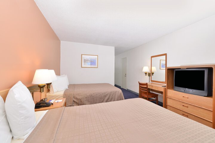 Room 12 of 16
