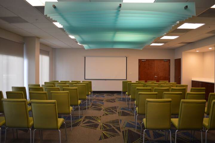 Holiday Inn Express & Suites Miami - Hialeah by IHG