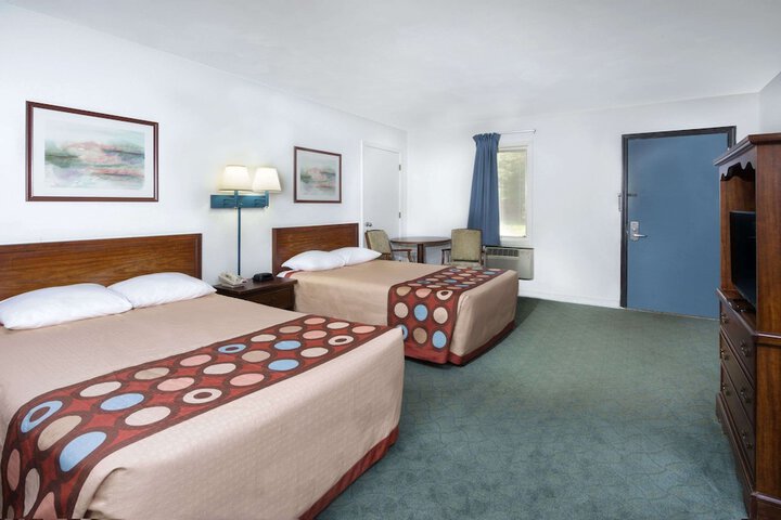 Room 13 of 23