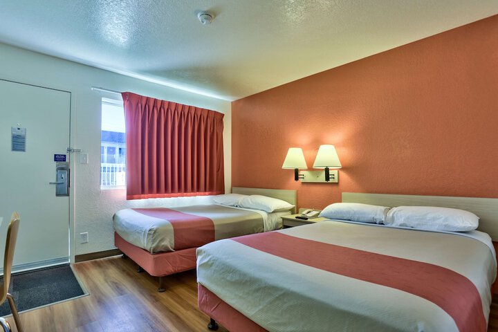 Room 30 of 37