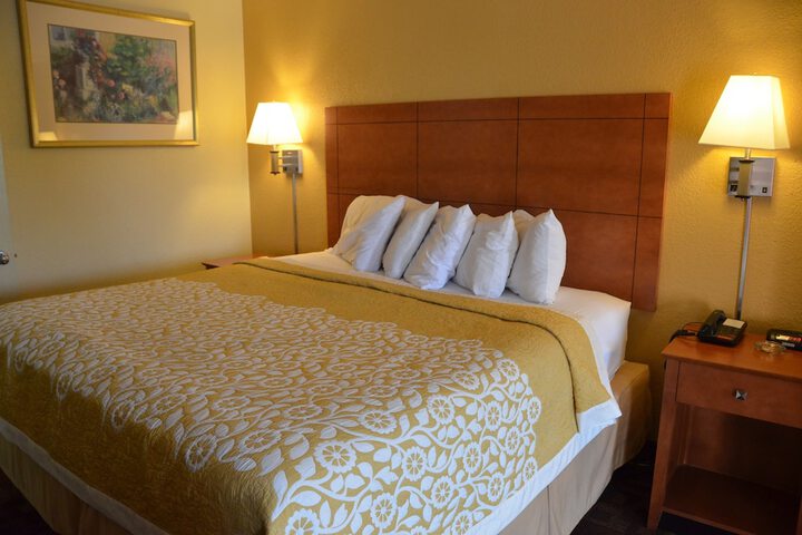 Room 15 of 31