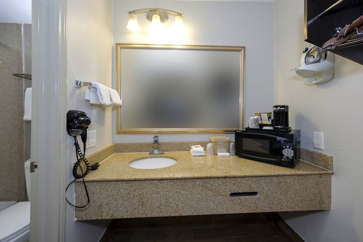 Room 28 of 49
