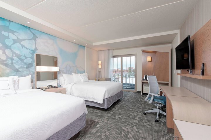 Courtyard by Marriott Holland Downtown