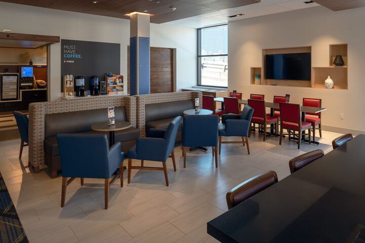 Holiday Inn Express & Suites Tulsa Downtown by IHG