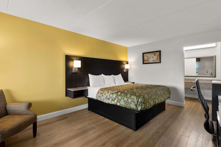 Room 14 of 34