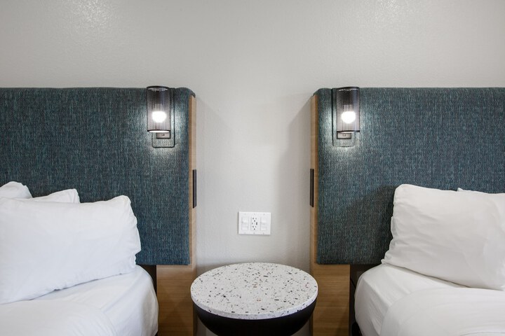 Room 45 of 82