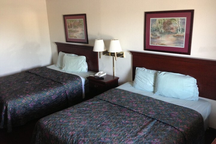 Room 10 of 36