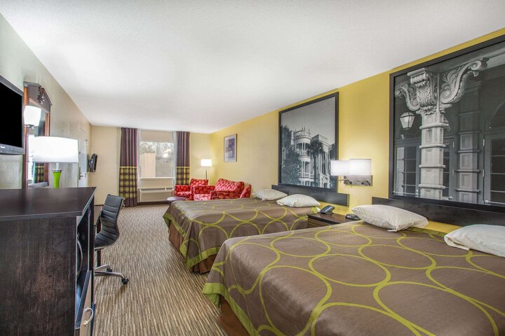 Room 11 of 24