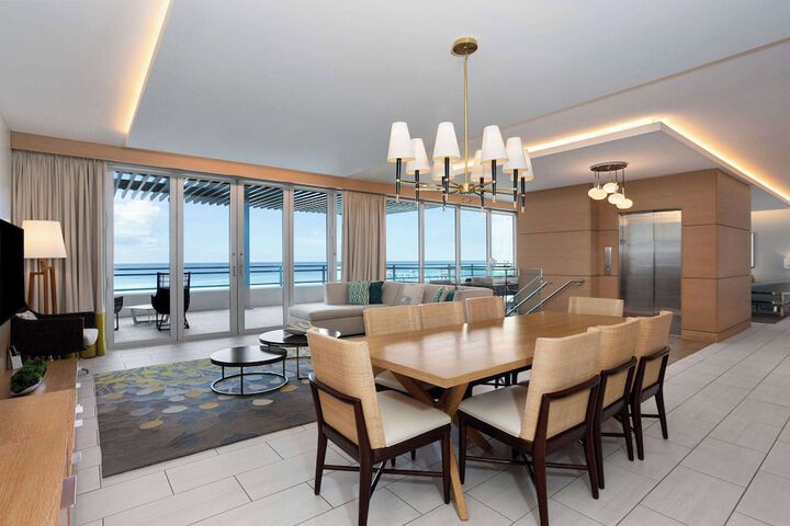 Wyndham Grand Clearwater Beach