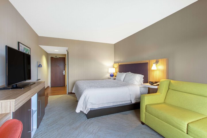 Hampton Inn & Suites Albany Airport