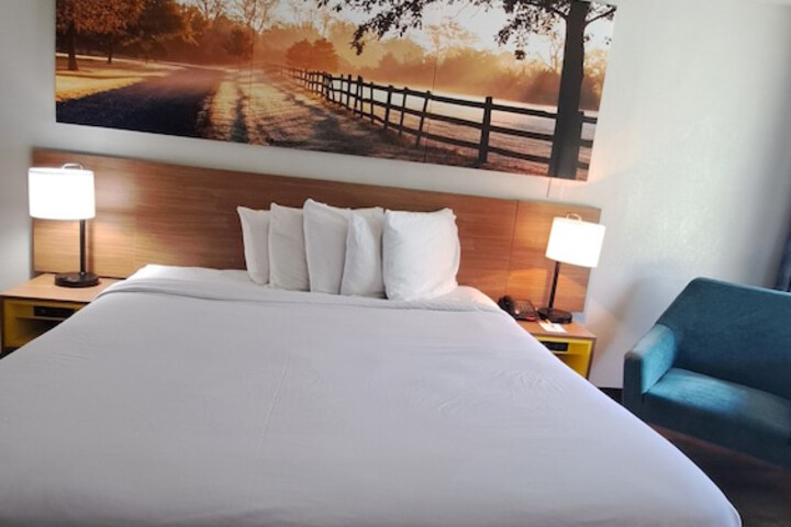 Room 34 of 69