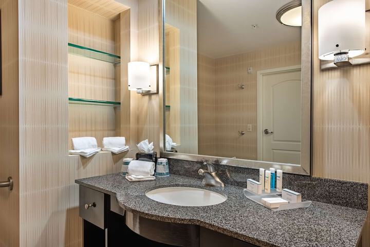 Homewood Suites by Hilton Oxnard / Camarillo