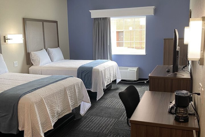 Room 10 of 16