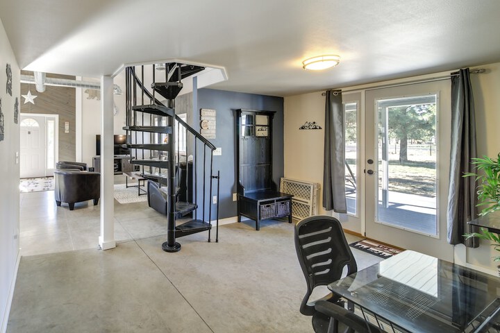 Unique Country Farmhouse Near Lake Roosevelt
