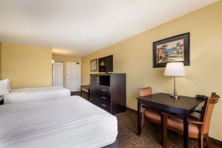 Room 16 of 26