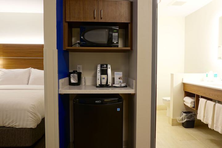 Room 21 of 36