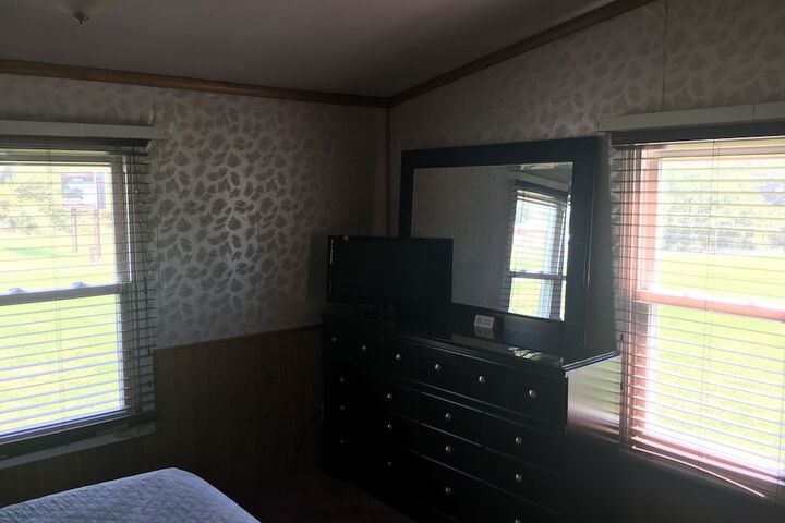 Room 12 of 25