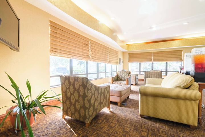 Comfort Suites Salina South