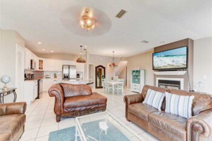 Sea Forever Upper Level 3 Bedrooms, Ocean Views, Sleeps 10