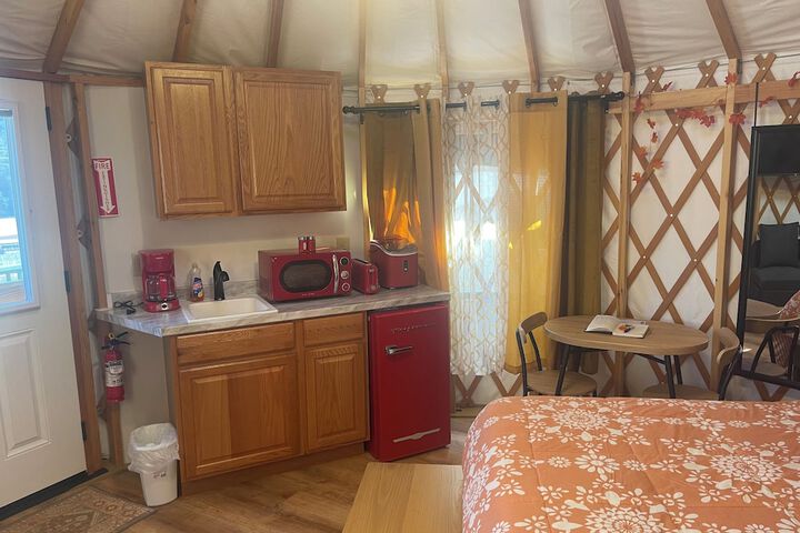 Mountain Aire Cottages Inn & Glamping
