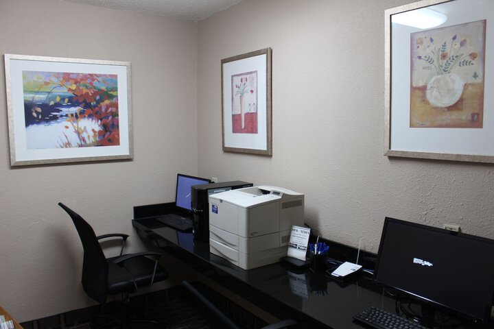 Business Center 66 of 66