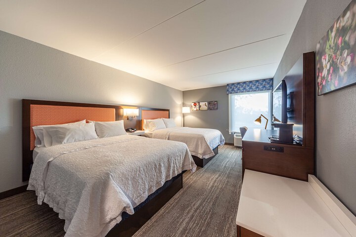 Room 28 of 65