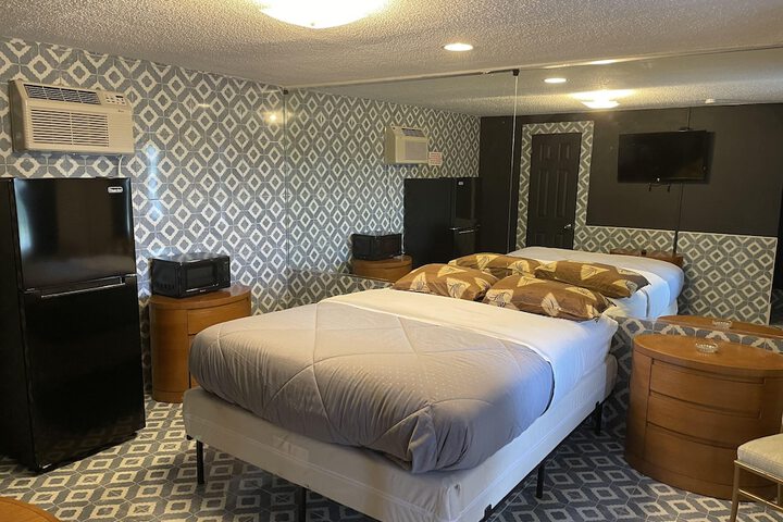 Carole Motel