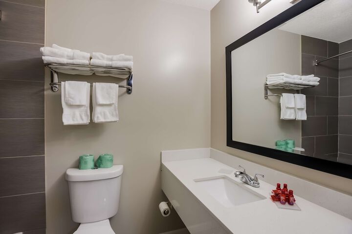Room 13 of 33