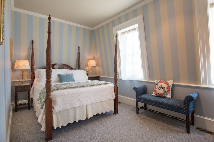 Room 46 of 77