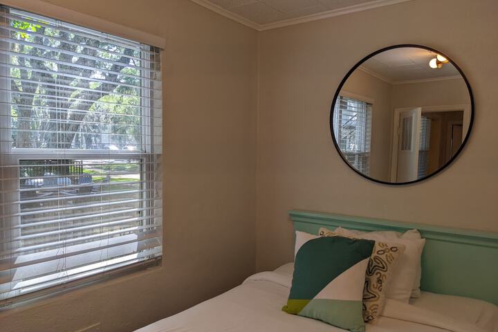 Room 9 of 21