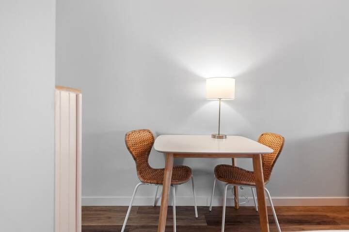 Room 42 of 77