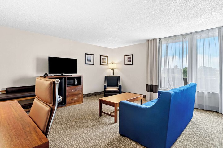Room 30 of 48