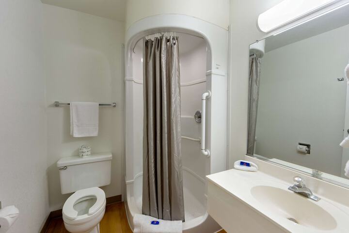Room 18 of 34