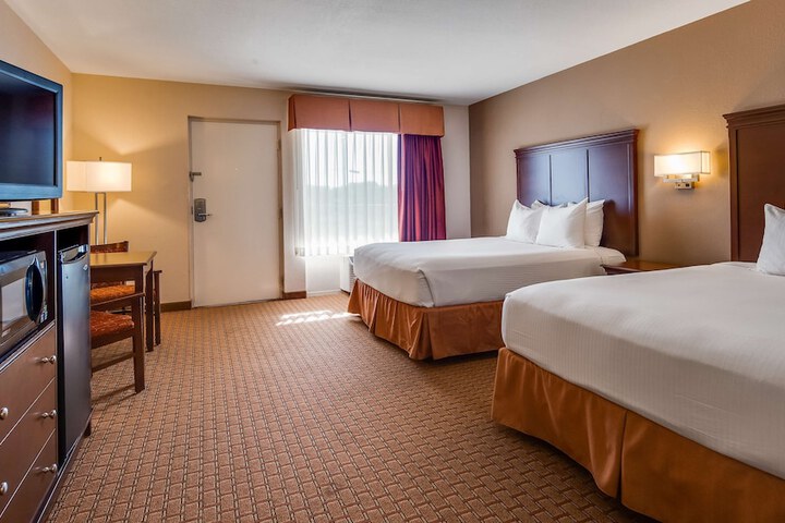 Room 18 of 25