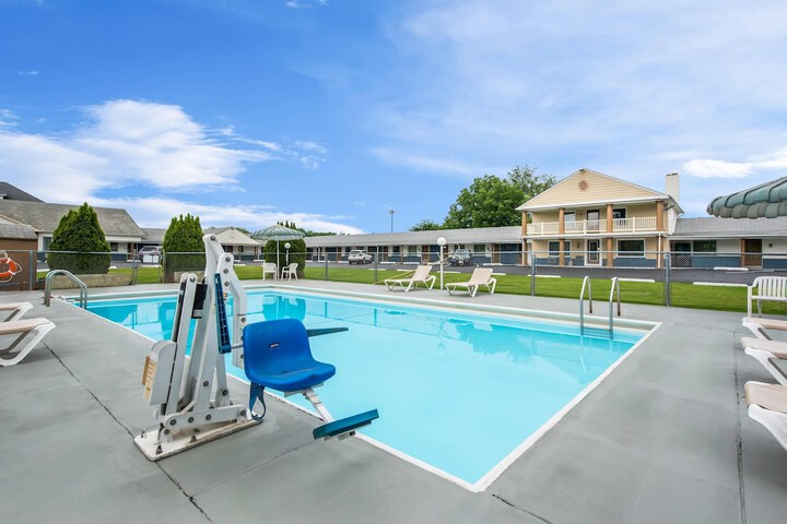 Econo Lodge Palmyra - Hershey