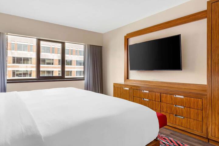 Room 16 of 33