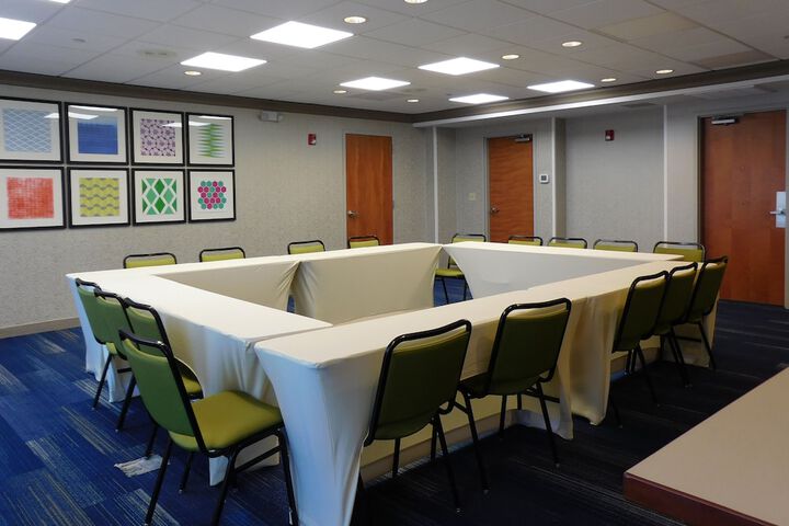 Business Center 43 of 43