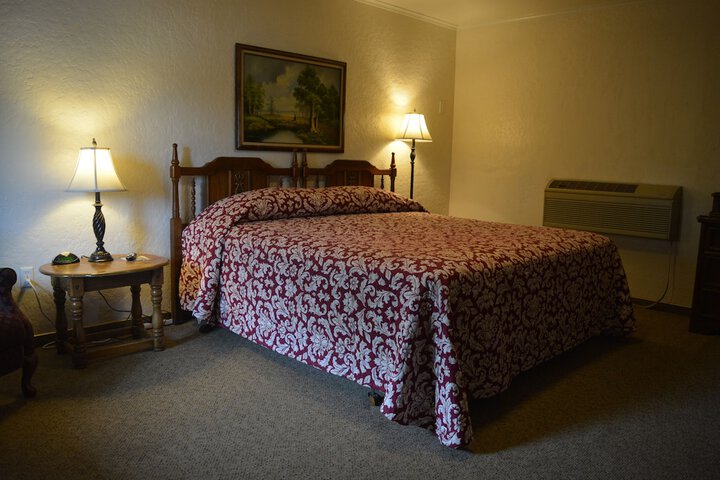 Room 25 of 32