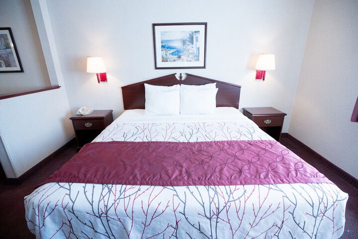 Room 8 of 25
