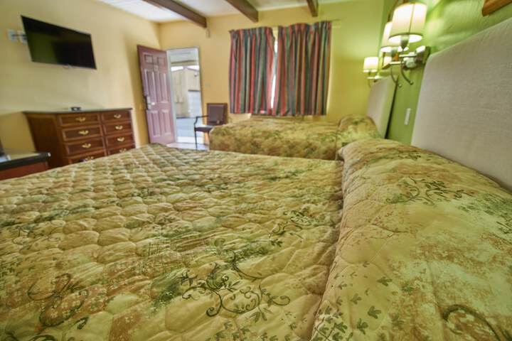 Room 46 of 77