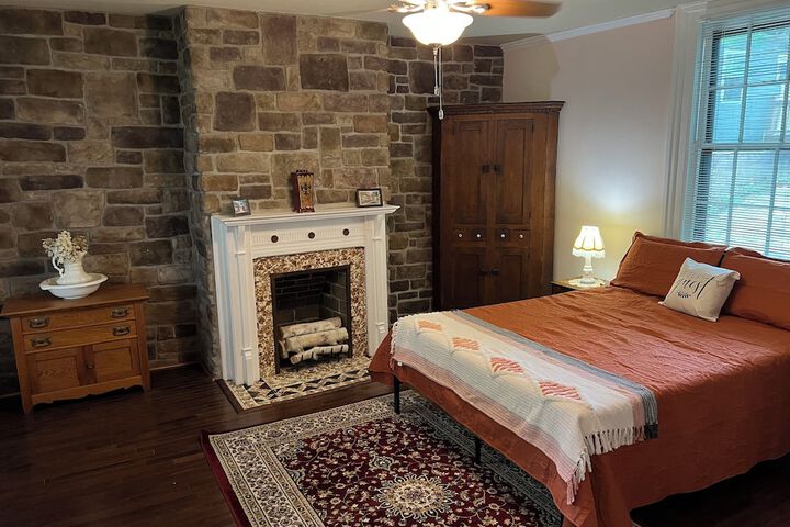 Room 70 of 85