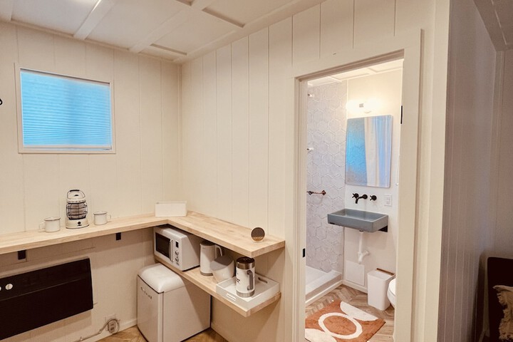 Room 42 of 80