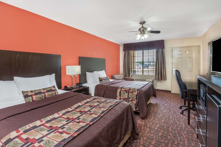 Room 7 of 16